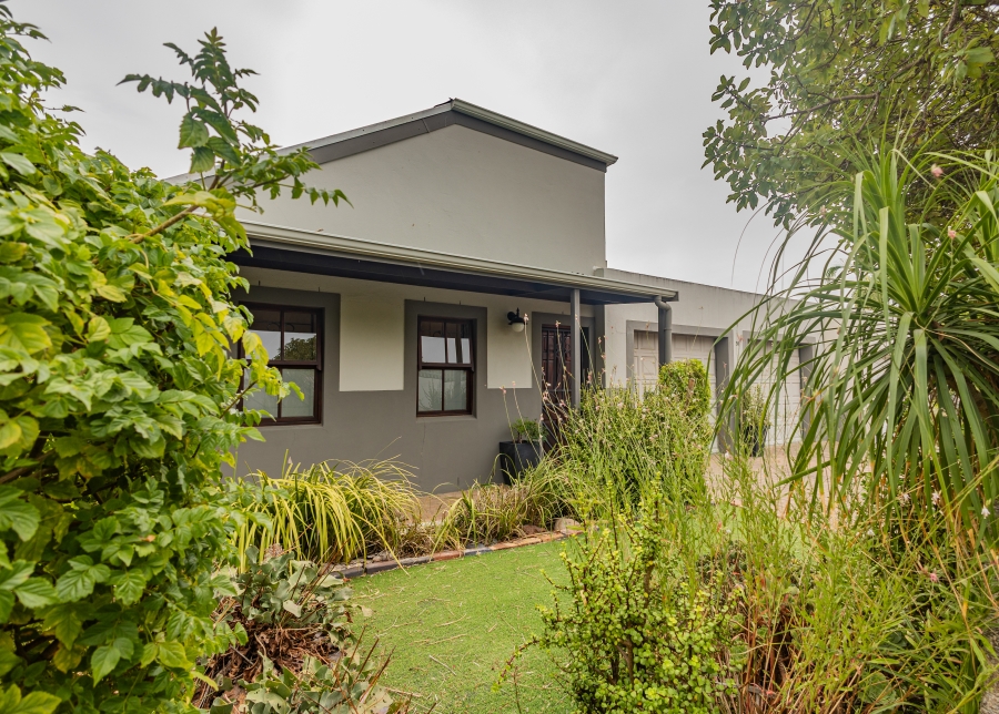 3 Bedroom Property for Sale in The Crest Western Cape